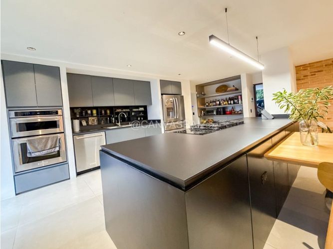 Casa de 4 alcobas en venta en Loma Del Chocho, Medellín, 650 m² · foto 5 de 24
