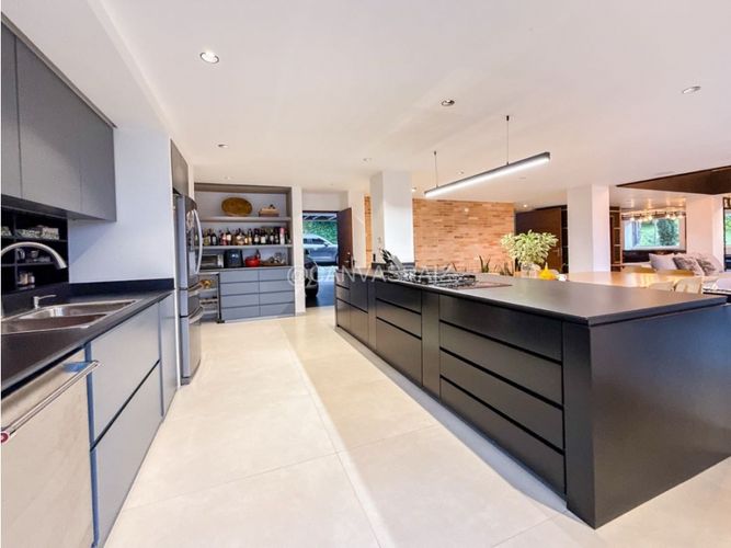 Casa de 4 alcobas en venta en Loma Del Chocho, Medellín, 650 m² · foto 6 de 24