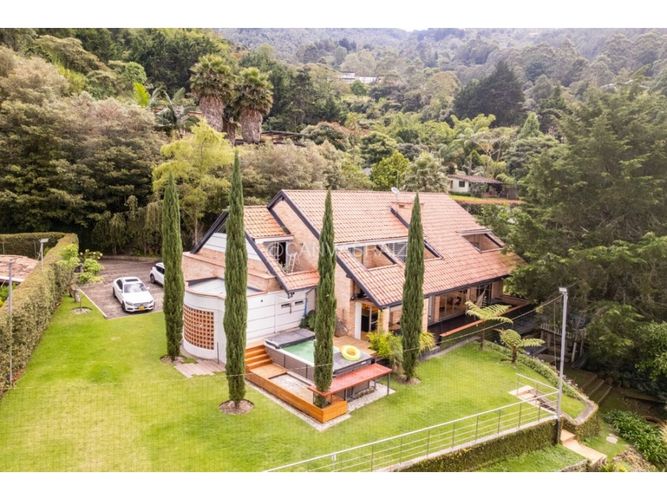 Casa de 4 alcobas en venta en Loma Del Chocho, Medellín, 650 m² · foto 24 de 24