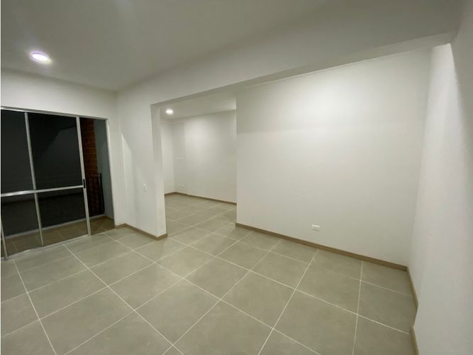 Apartamento de 2 alcobas en venta en Cuchillas De San Jose, Rionegro, 64 m² · foto 2 de 13