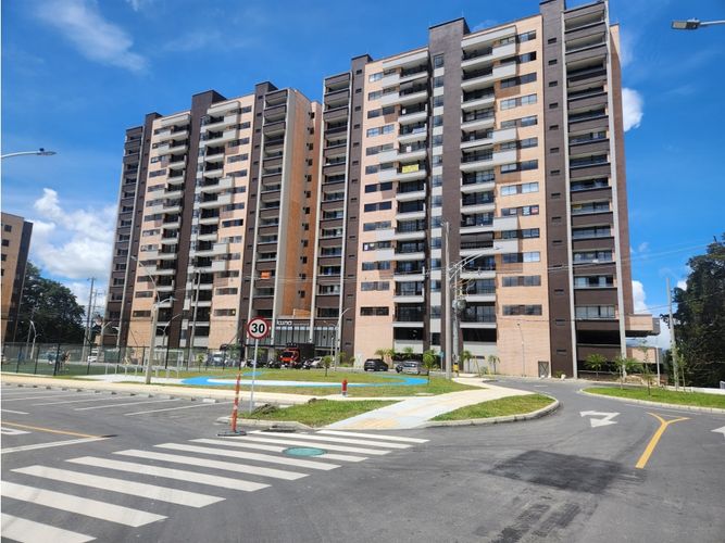 Apartamento de 2 alcobas en venta en Rionegro, 65 m² · foto 1 de 18