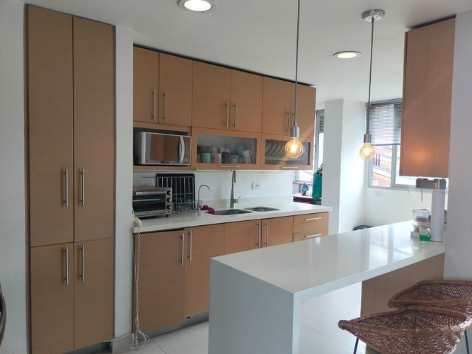 Apartamento de 3 alcobas en arriendo en El Poblado, Medellín, 200 m² · foto 6 de 18