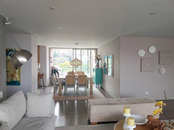 Apartamento de 3 alcobas en arriendo en El Poblado, Medellín, 200 m² · foto 2 de 18