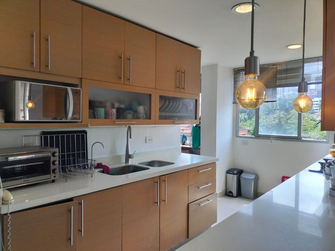 Apartamento de 3 alcobas en arriendo en El Poblado, Medellín, 200 m² · foto 7 de 18