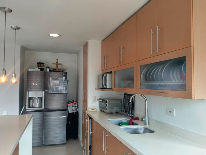 Apartamento de 3 alcobas en arriendo en El Poblado, Medellín, 200 m² · foto 8 de 18