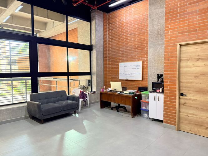 Oficina en venta en Laureles, Medellín, 52 m² · foto 2 de 8