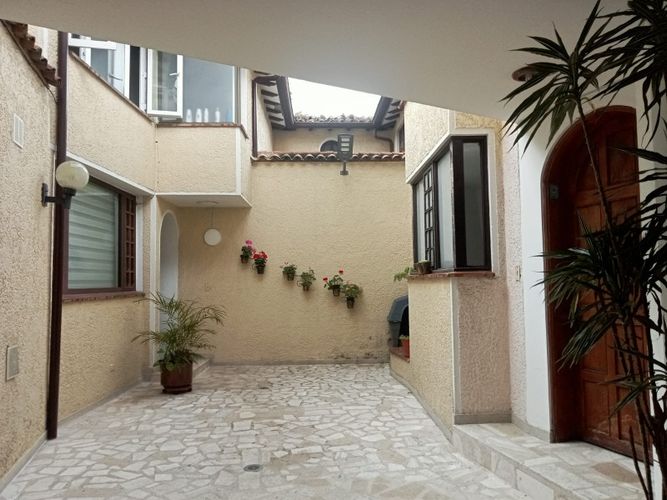 Casa en venta en Bella Suiza, Bogotá · foto 3 de 24