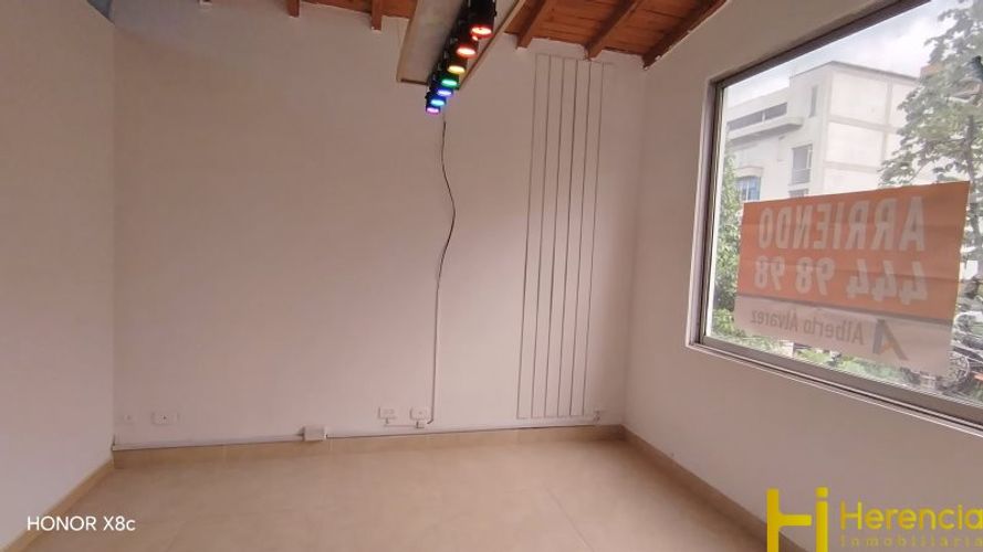 Oficina en arriendo en Suramericana, Medellín, 54 m² · foto 2 de 10