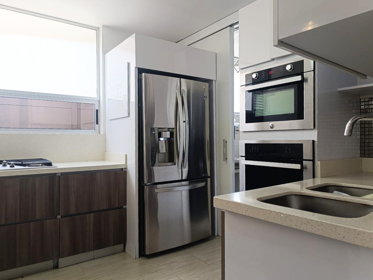 Casa en arriendo en El Poblado, Medellín · foto 7 de 20