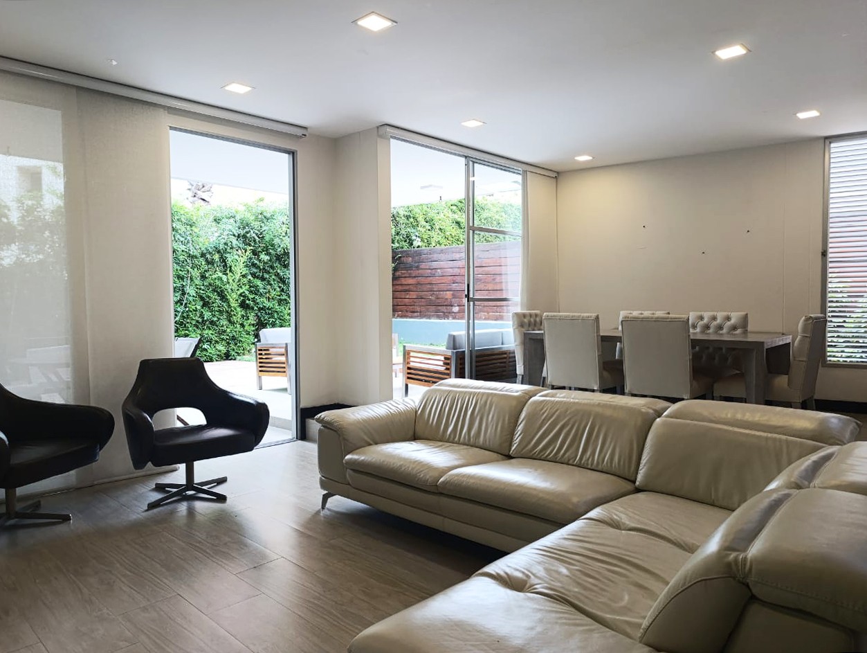 Casa en arriendo en El Poblado, Medellín · foto 3 de 20