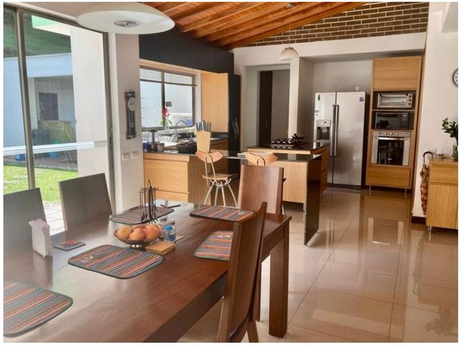 Finca en venta en La Clara, Guarne, 309 m² · foto 3 de 20