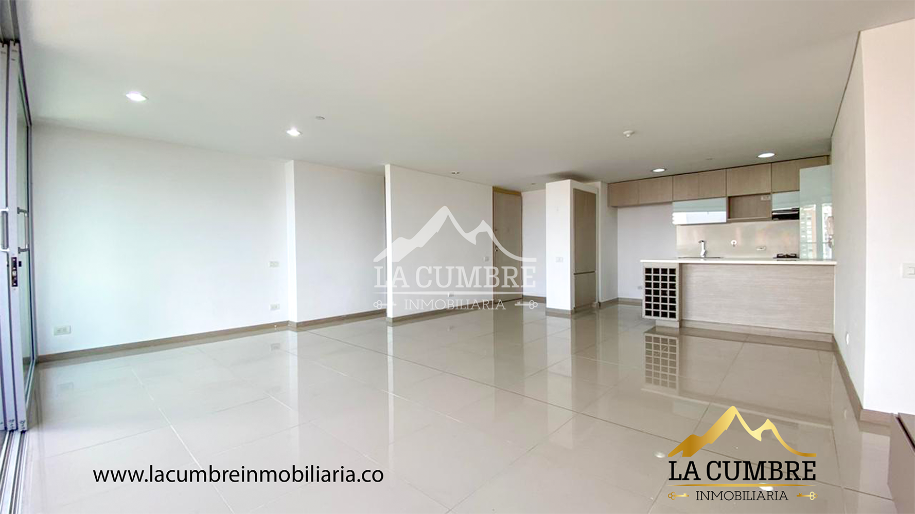 Apartamento en arriendo en Cumbres, Envigado · foto 2 de 16