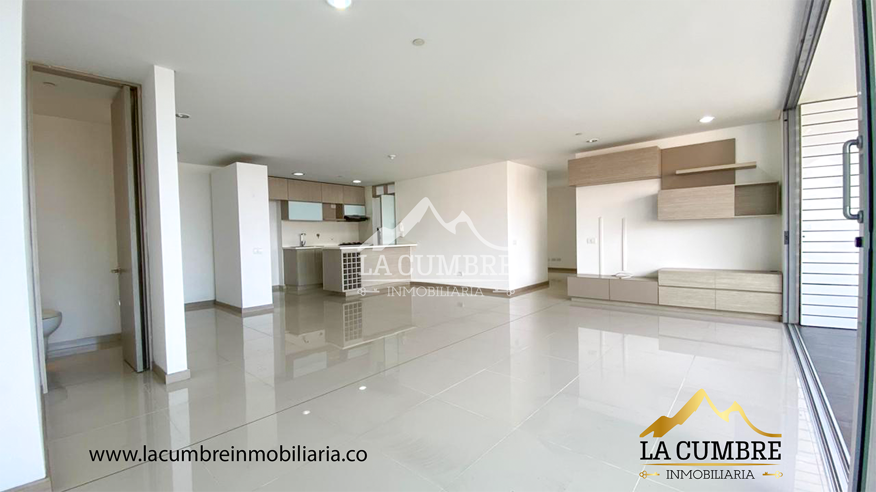 Apartamento en arriendo en Cumbres, Envigado · foto 3 de 16