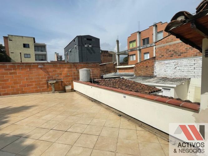 Casa de 7 alcobas en venta en Belén, Medellín, 310 m² · foto 3 de 19