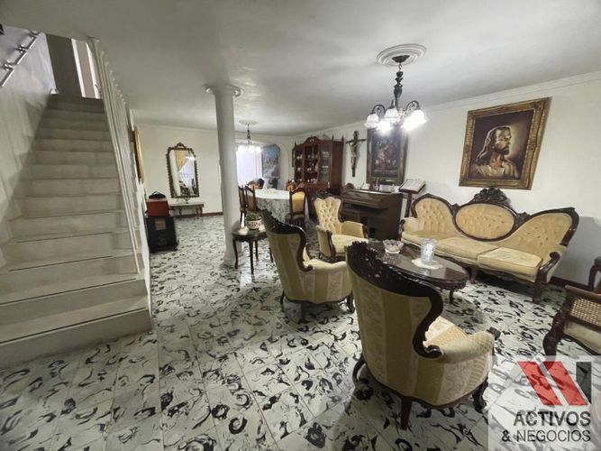 Casa de 7 alcobas en venta en Belén, Medellín, 310 m² · foto 5 de 19