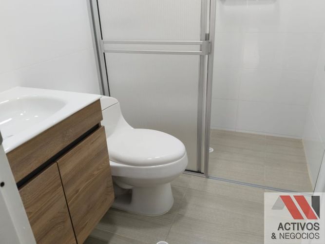 Casa de 7 alcobas en venta en Belén, Medellín, 310 m² · foto 9 de 19