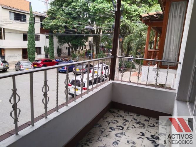 Casa de 7 alcobas en venta en Belén, Medellín, 310 m² · foto 10 de 19