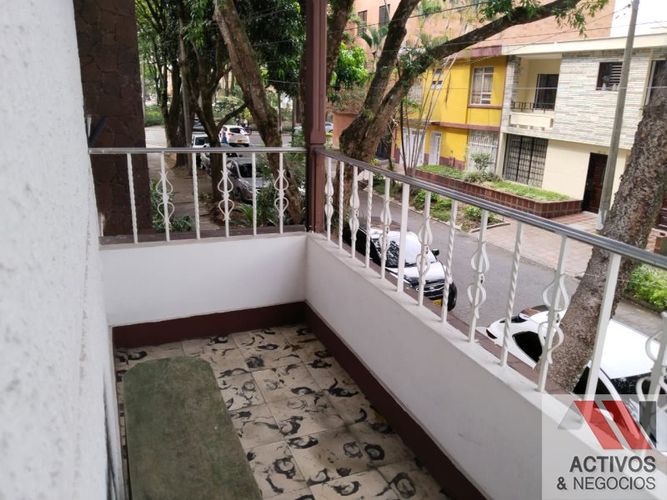 Casa de 7 alcobas en venta en Belén, Medellín, 310 m² · foto 12 de 19