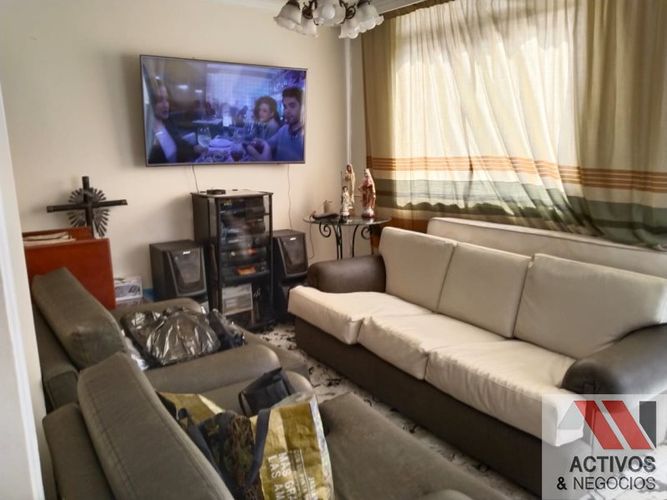 Casa de 7 alcobas en venta en Belén, Medellín, 310 m² · foto 15 de 19