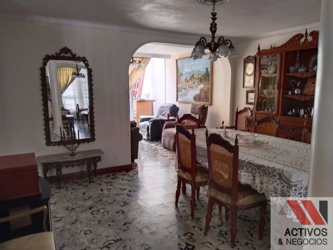 Casa de 7 alcobas en venta en Belén, Medellín, 310 m² · foto 18 de 19