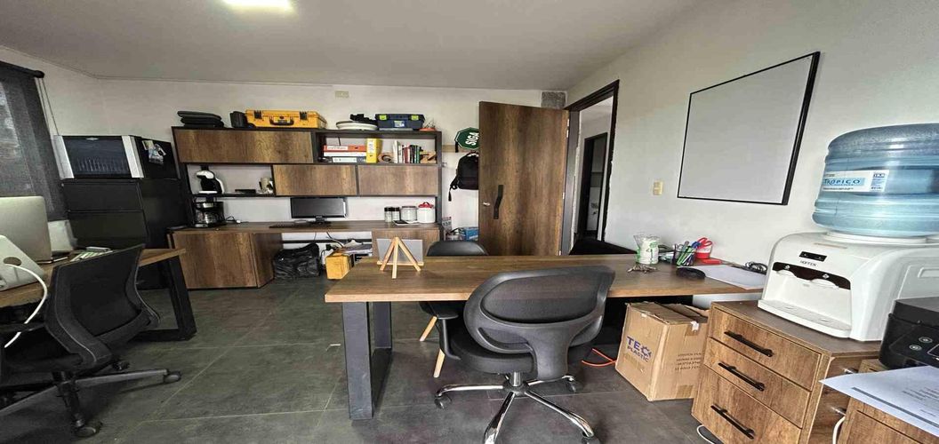 Edificio en venta en Olaya Herrera, Pereira, 2600 m² · foto 2 de 24