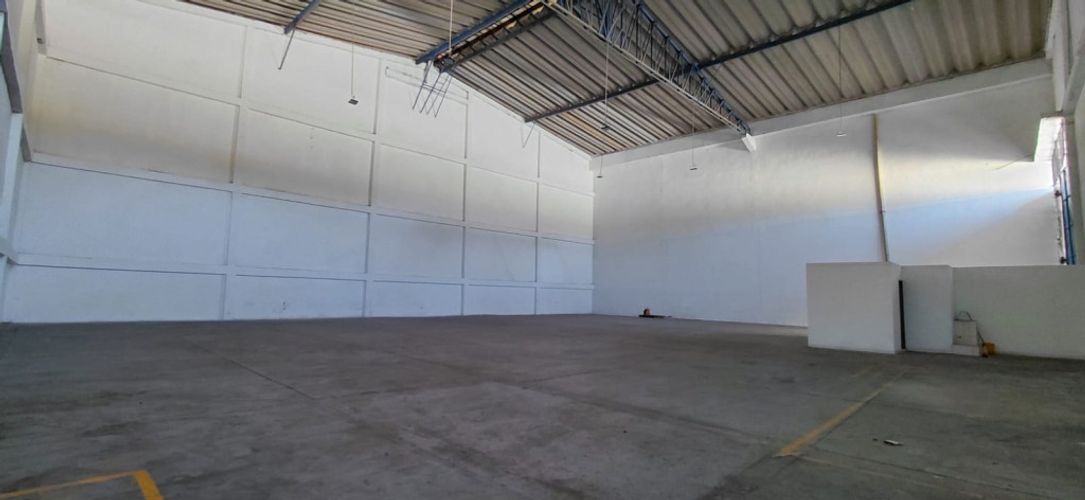 Bodega en arriendo en Villa Carolina, Barranquilla, 750 m² · foto 2 de 11