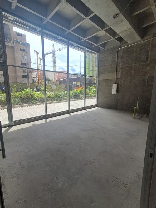 Local en arriendo en Villa Carlota, Medellín, 35 m² · foto 2 de 6
