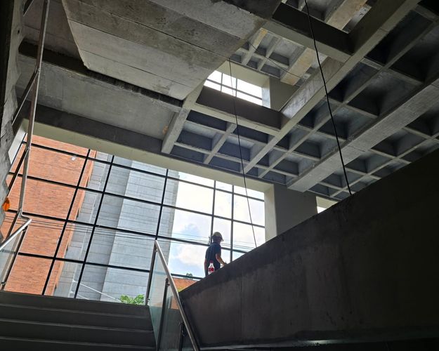 Oficina en arriendo en Perpetuo Socorro, Medellín, 750 m² · foto 5 de 13