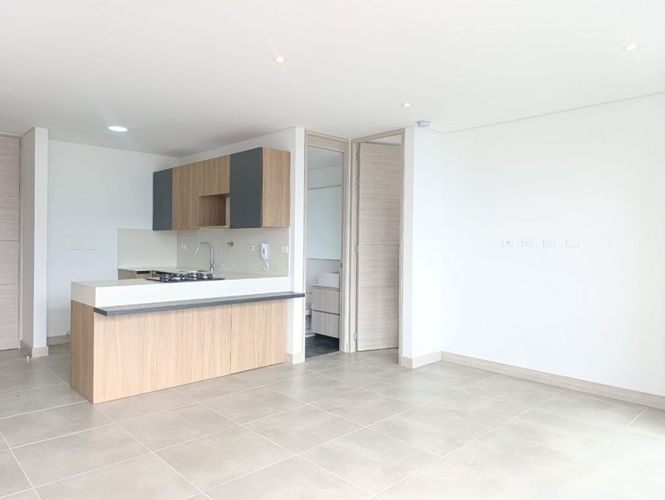 Apartamento de 3 alcobas en venta en El Poblado, Medellín, 100 m² · foto 2 de 18