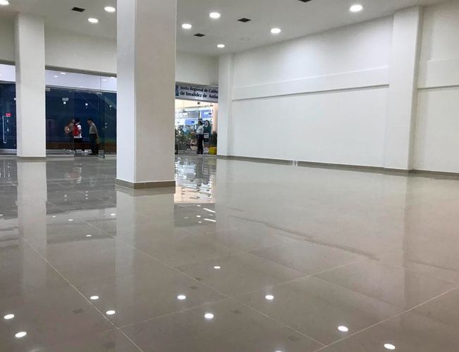 Local en arriendo en El Poblado, Medellín, 293 m² · foto 5 de 7