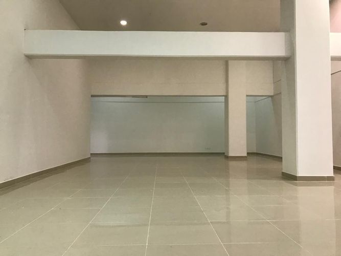 Local en arriendo en El Poblado, Medellín, 293 m² · foto 2 de 7