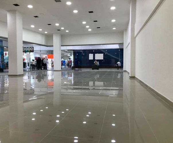 Local en arriendo en El Poblado, Medellín, 293 m² · foto 4 de 7