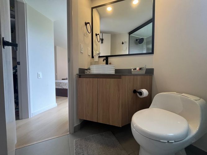 Apartamento de 3 alcobas en arriendo en El Poblado, Medellín, 127 m² · foto 3 de 17