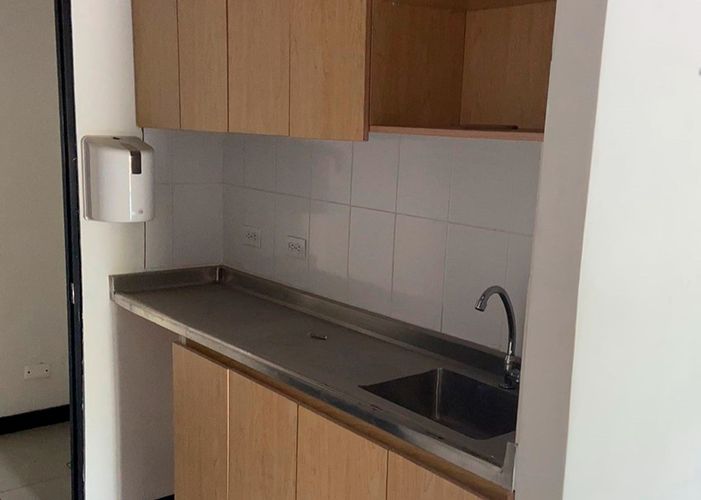 Local en arriendo en El Poblado, Medellín, 79 m² · foto 3 de 5