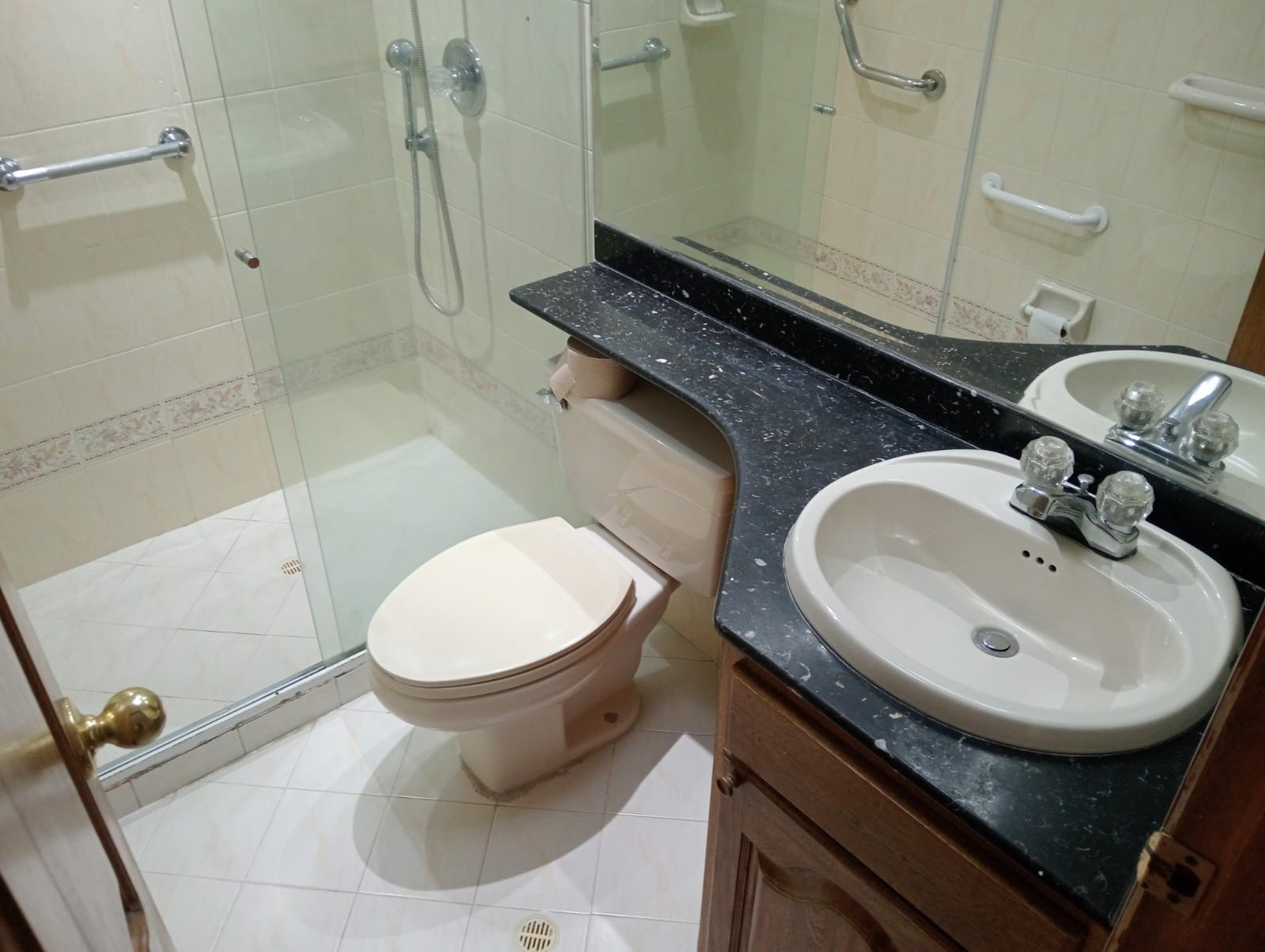 Apartamento en arriendo en Laureles, Medellín · foto 17 de 19