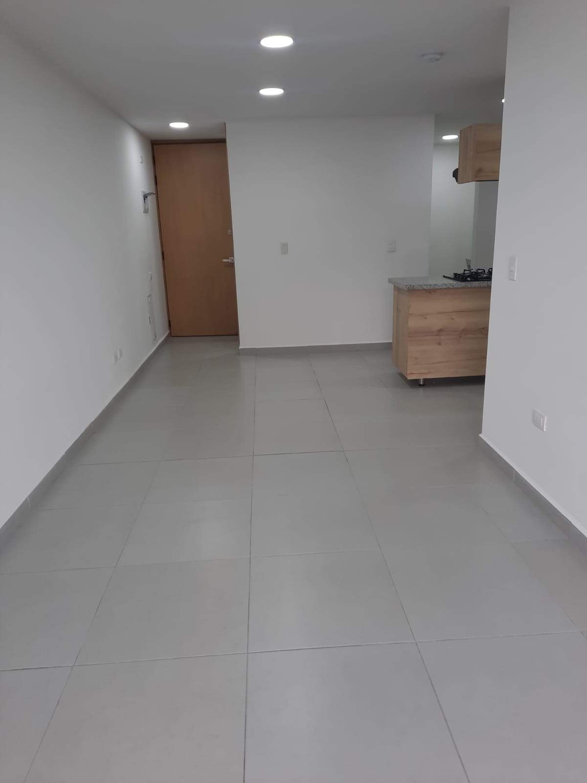 Apartamento en venta en Pinares, Pereira · foto 2 de 21