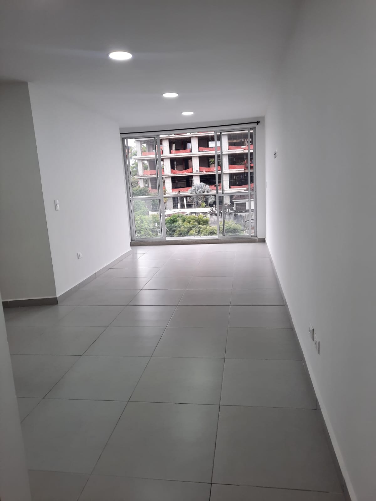 Apartamento en venta en Pinares, Pereira · foto 5 de 21