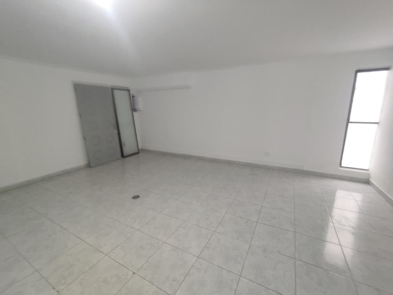 Casa en arriendo en El Poblado, Medellín · foto 3 de 12