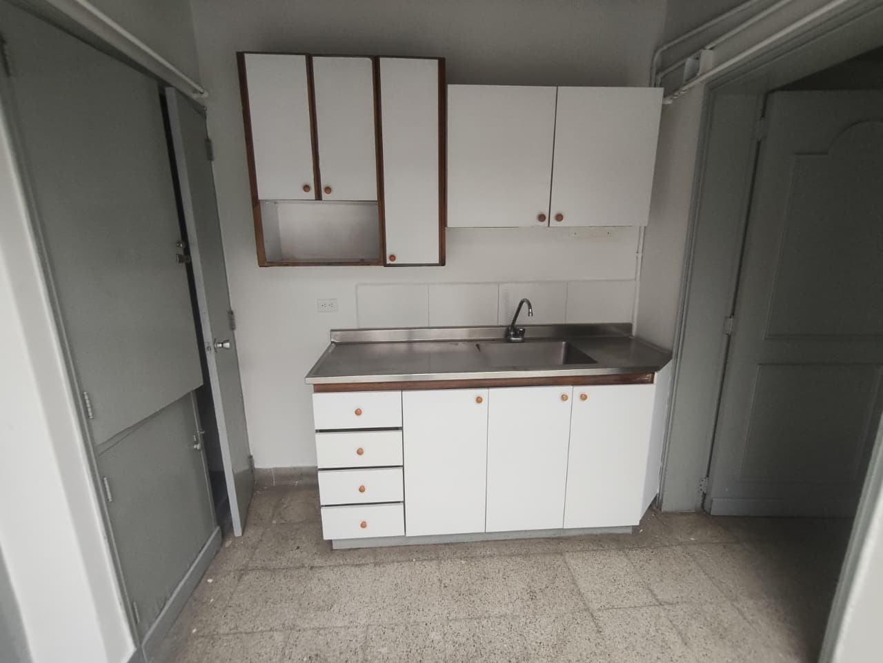 Casa en arriendo en El Poblado, Medellín · foto 5 de 12