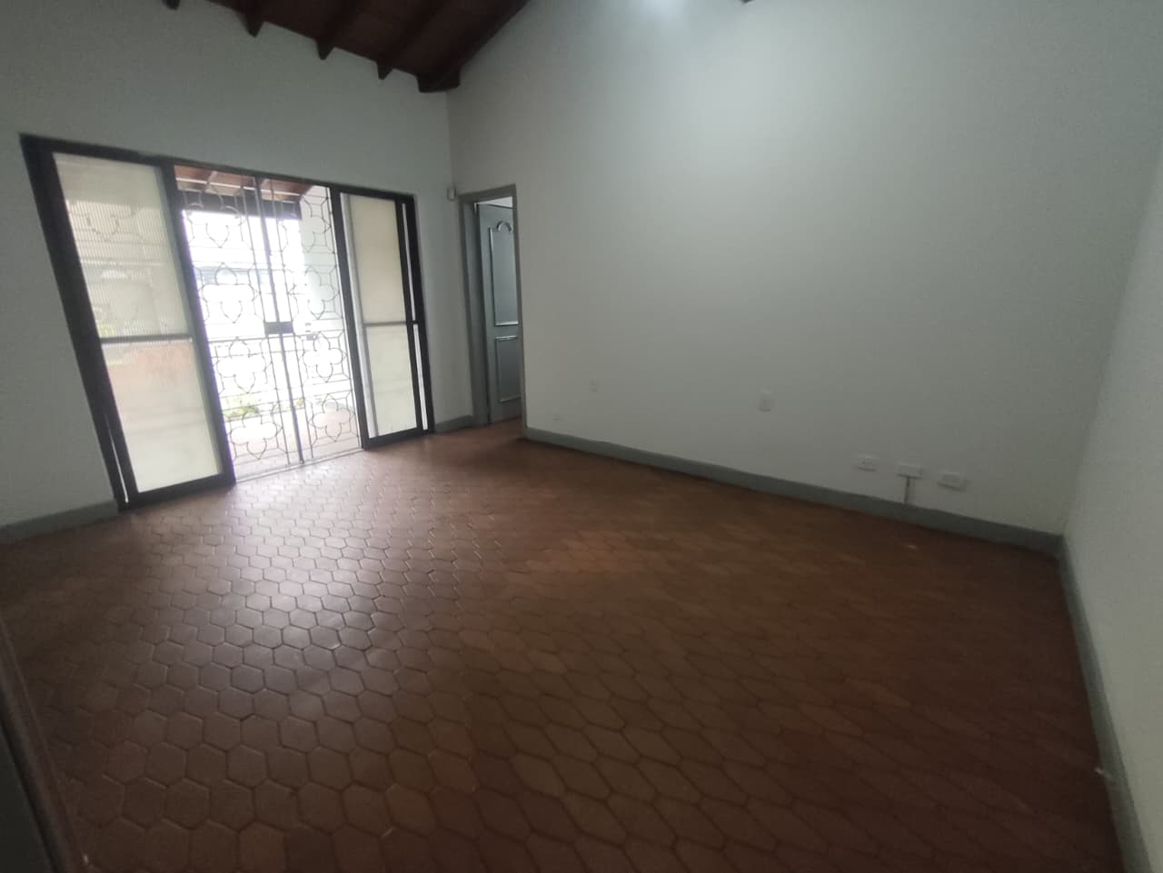 Casa en arriendo en El Poblado, Medellín · foto 10 de 12