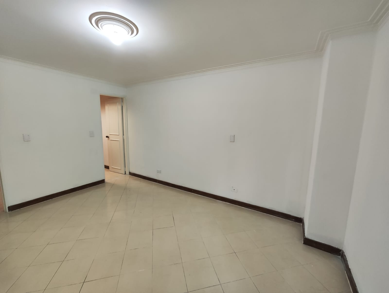 Apartamento en arriendo en Laureles, Medellín · foto 3 de 16