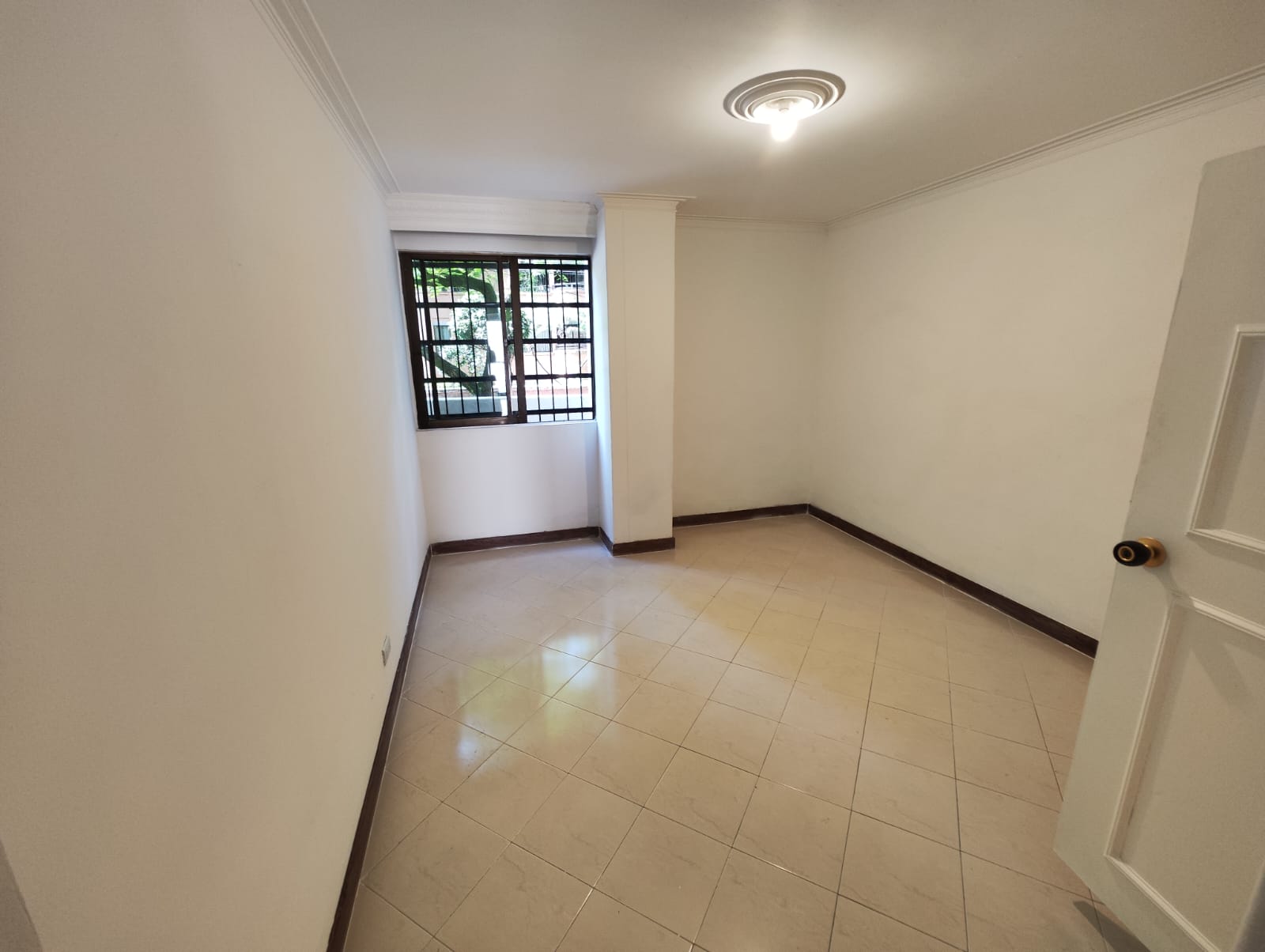 Apartamento en arriendo en Laureles, Medellín · foto 4 de 16
