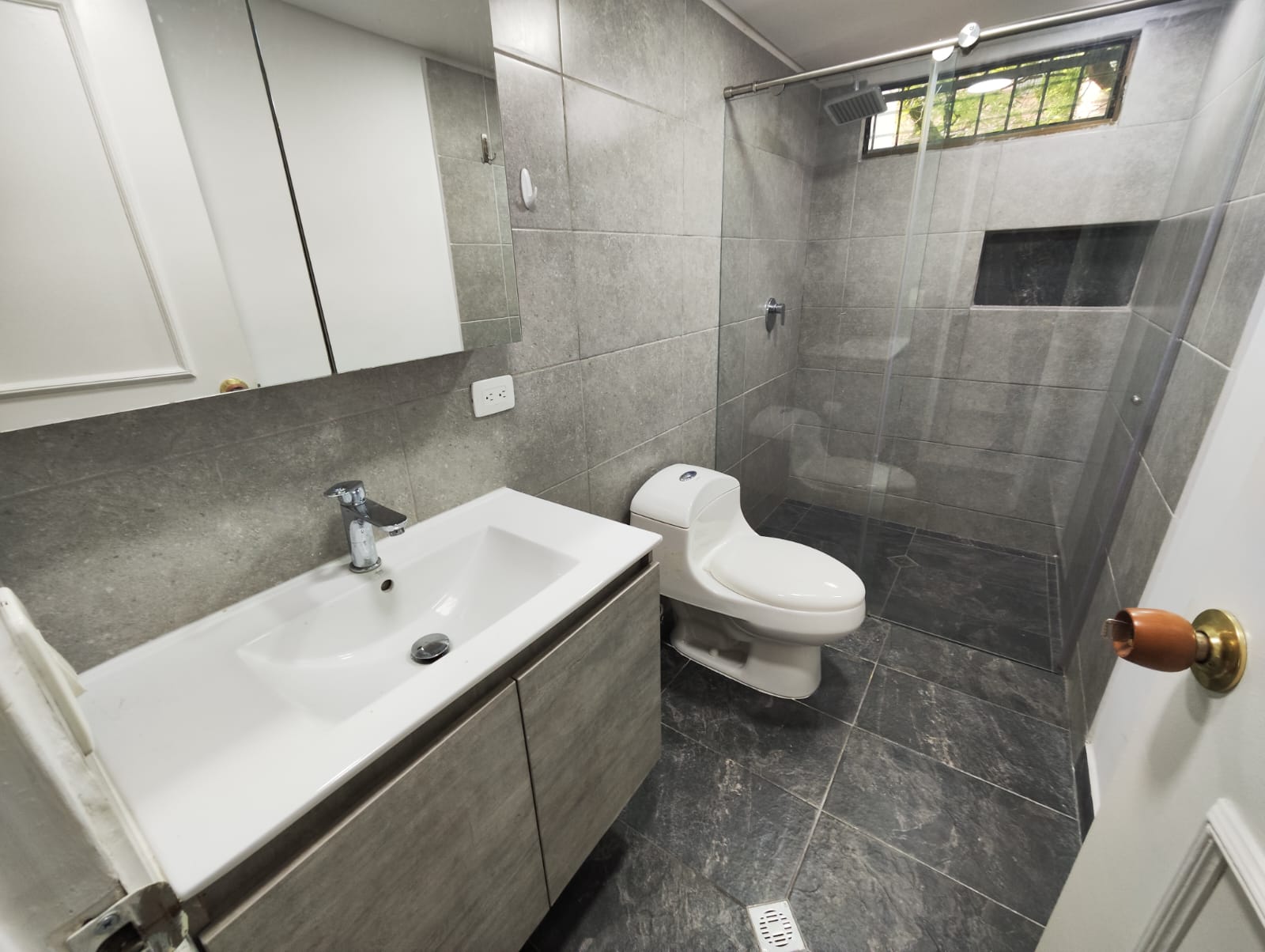 Apartamento en arriendo en Laureles, Medellín · foto 9 de 16