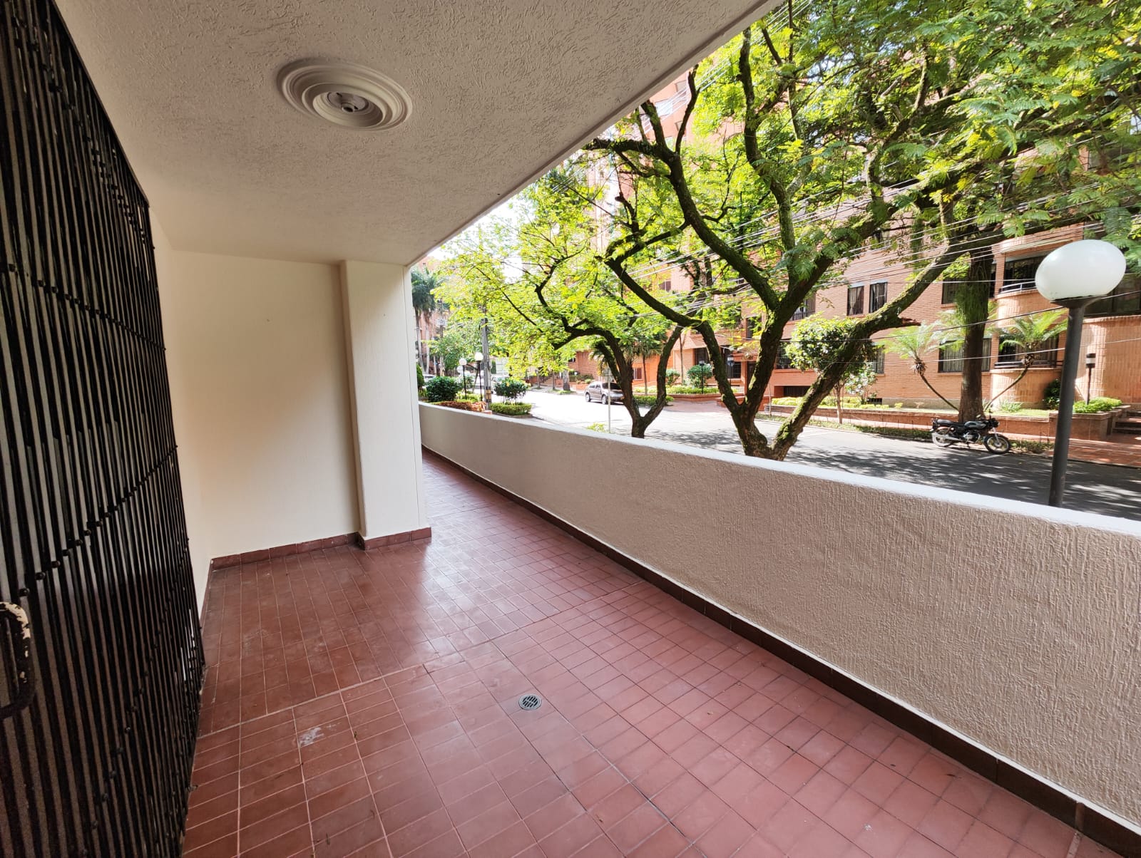 Apartamento en arriendo en Laureles, Medellín · foto 13 de 16