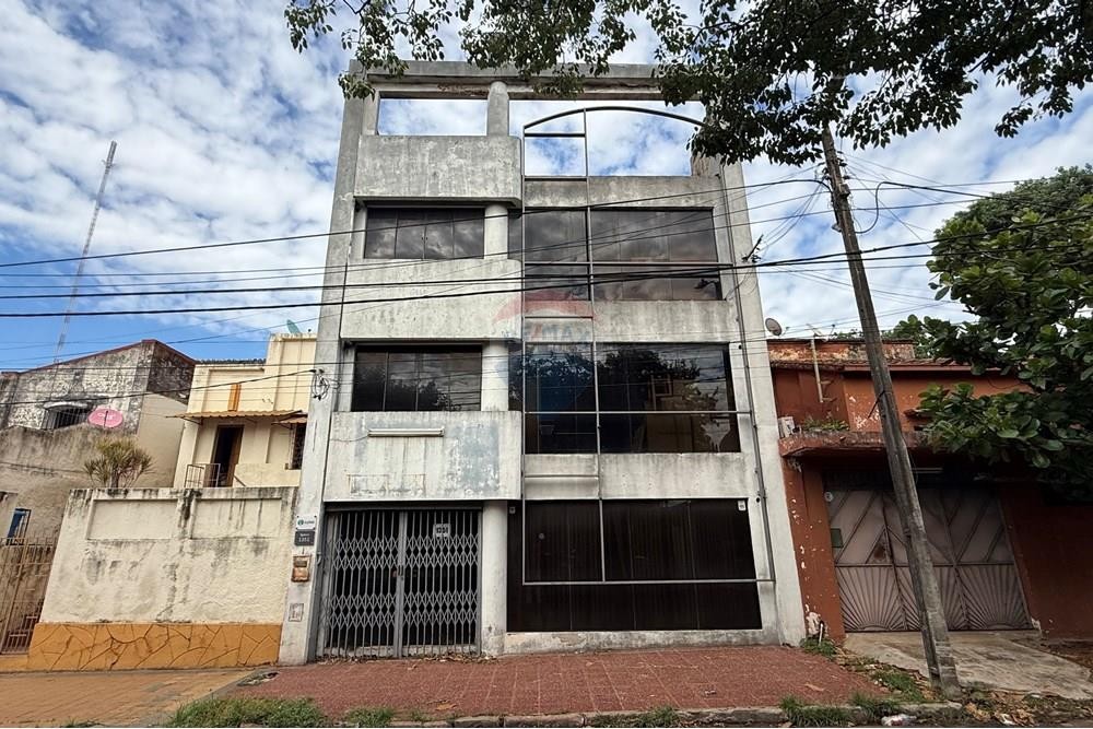 Edificio de 3 niveles en Sajonia zona Palacio de Justicia. 200,000 $ — foto 2