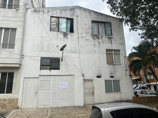 Casa de 17 alcobas en venta en El Gran Limonar, Cali, 738 m² · foto 2 de 14
