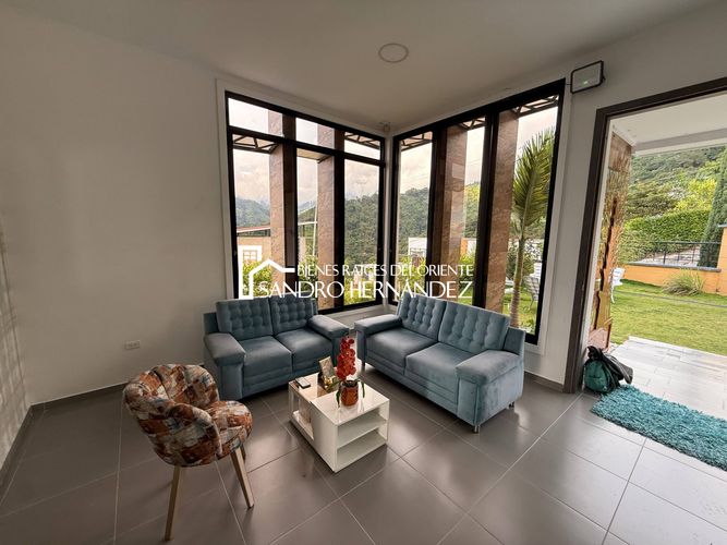 Casa de 3 alcobas en venta en Casiano, Floridablanca, 160 m² · foto 18 de 24