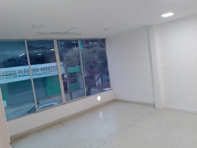 Casa de 8 alcobas en venta en Tequendama, Cali, 392 m² · foto 10 de 24