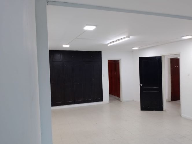 Casa de 8 alcobas en venta en Tequendama, Cali, 392 m² · foto 11 de 24