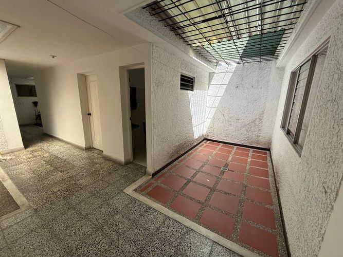Oficina en arriendo en Estadio, Medellín, 380 m² · foto 18 de 20